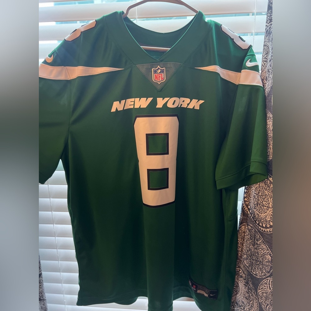 Brand new authentic Nike Aaron Rodger’s New York Jets jersey size X-LARGE